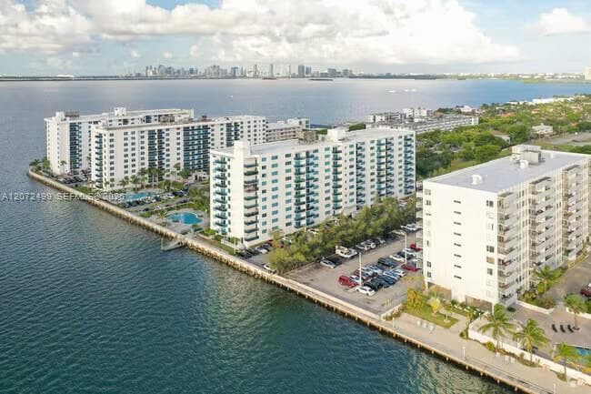 7525 E Treasure Dr # 1012, North Bay Village FL 33141