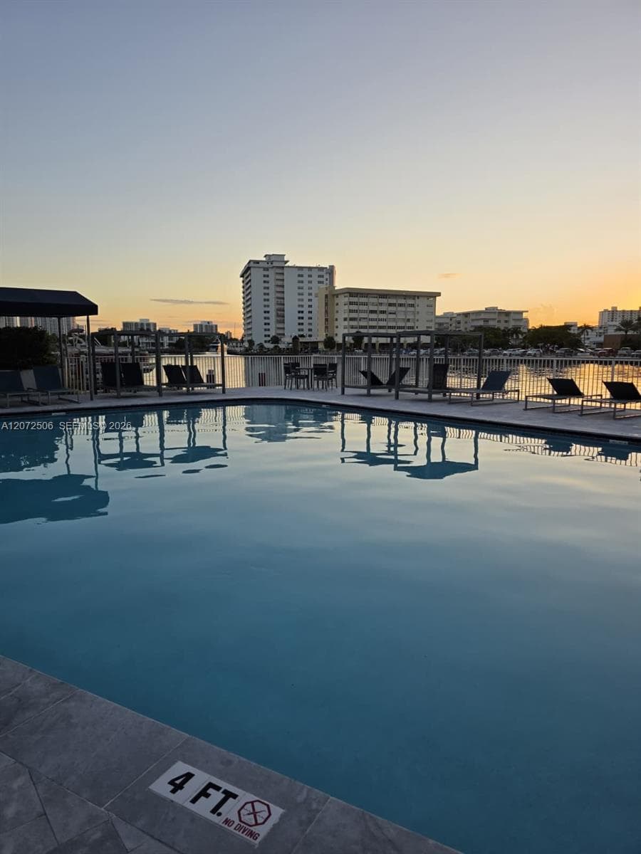1833 S Ocean Dr # 809, Hallandale Beach FL 33009