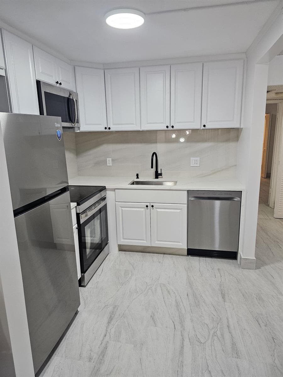 555 Purdy Lane # 114, Palm Springs FL 33461