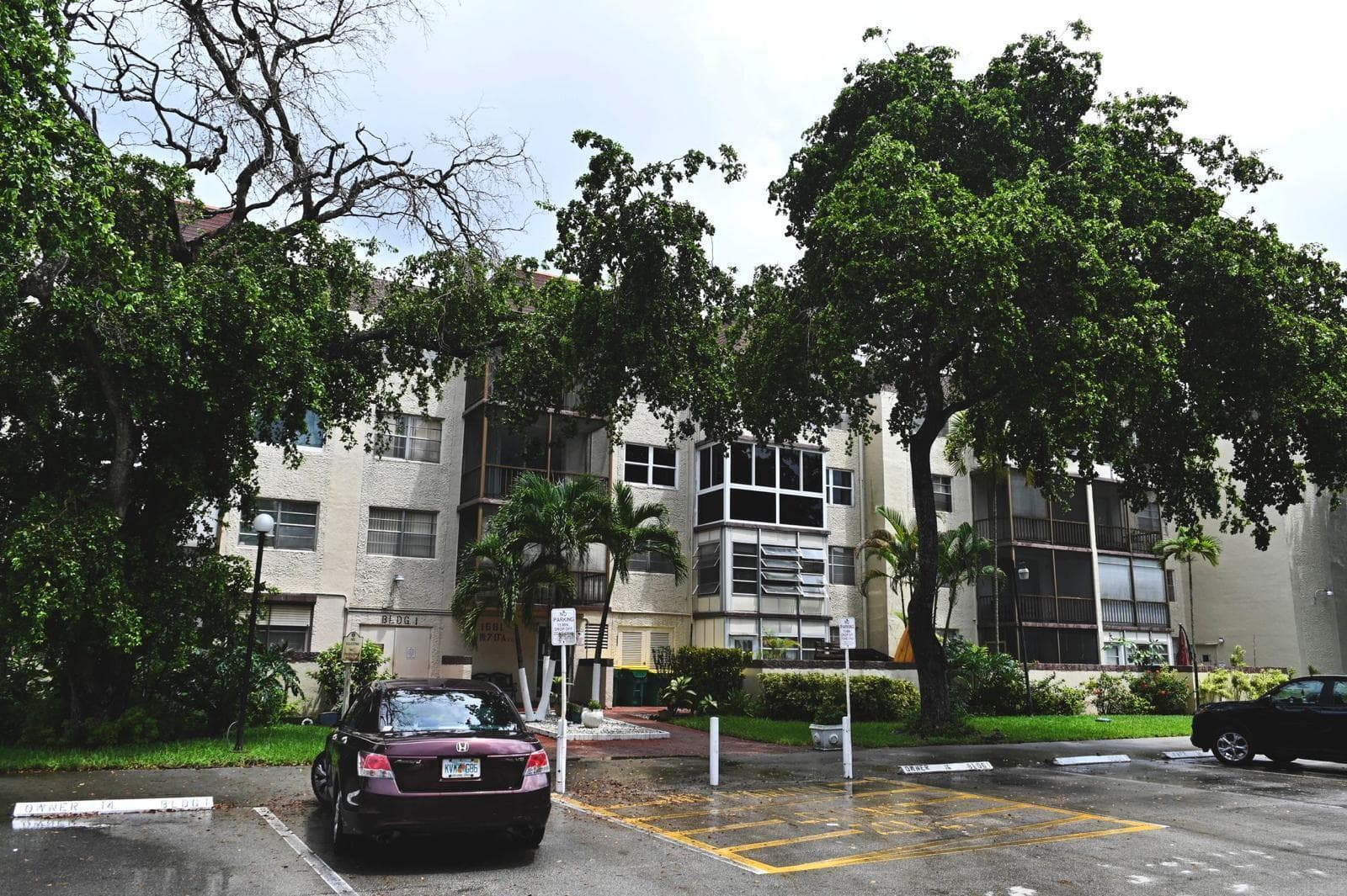 1681 NW 70th Avenue # 402, Plantation FL 33313 photo 3