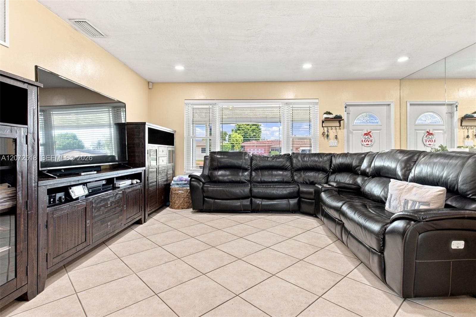 7640 NW 8th St, Pembroke Pines FL 33024 photo 3
