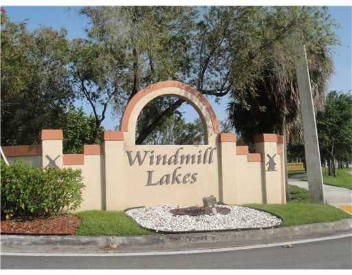 365 SW 86th Avenue # 207, Pembroke Pines FL 33025