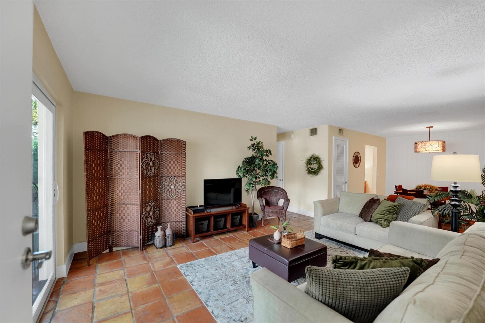 6473 BAY CLUB Drive # 1, Fort Lauderdale FL 33308 photo 2