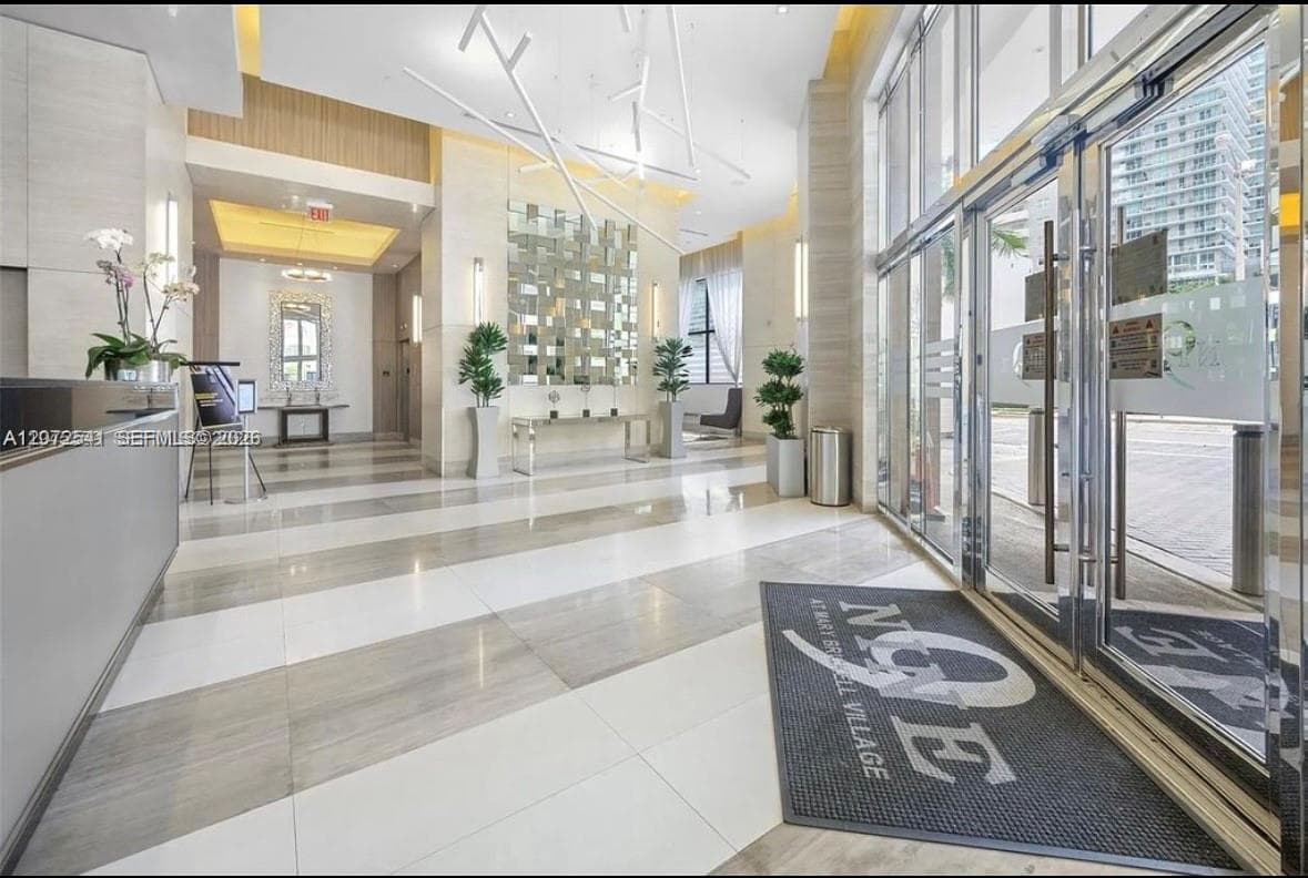 999 SW 1st Ave # 1814, Miami FL 33130 photo 2