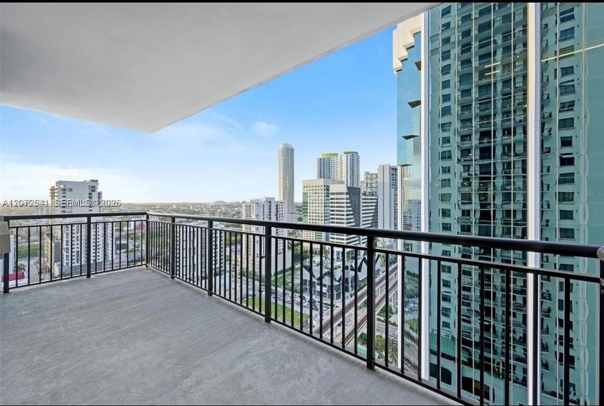 999 SW 1st Ave # 1814, Miami FL 33130 photo 3