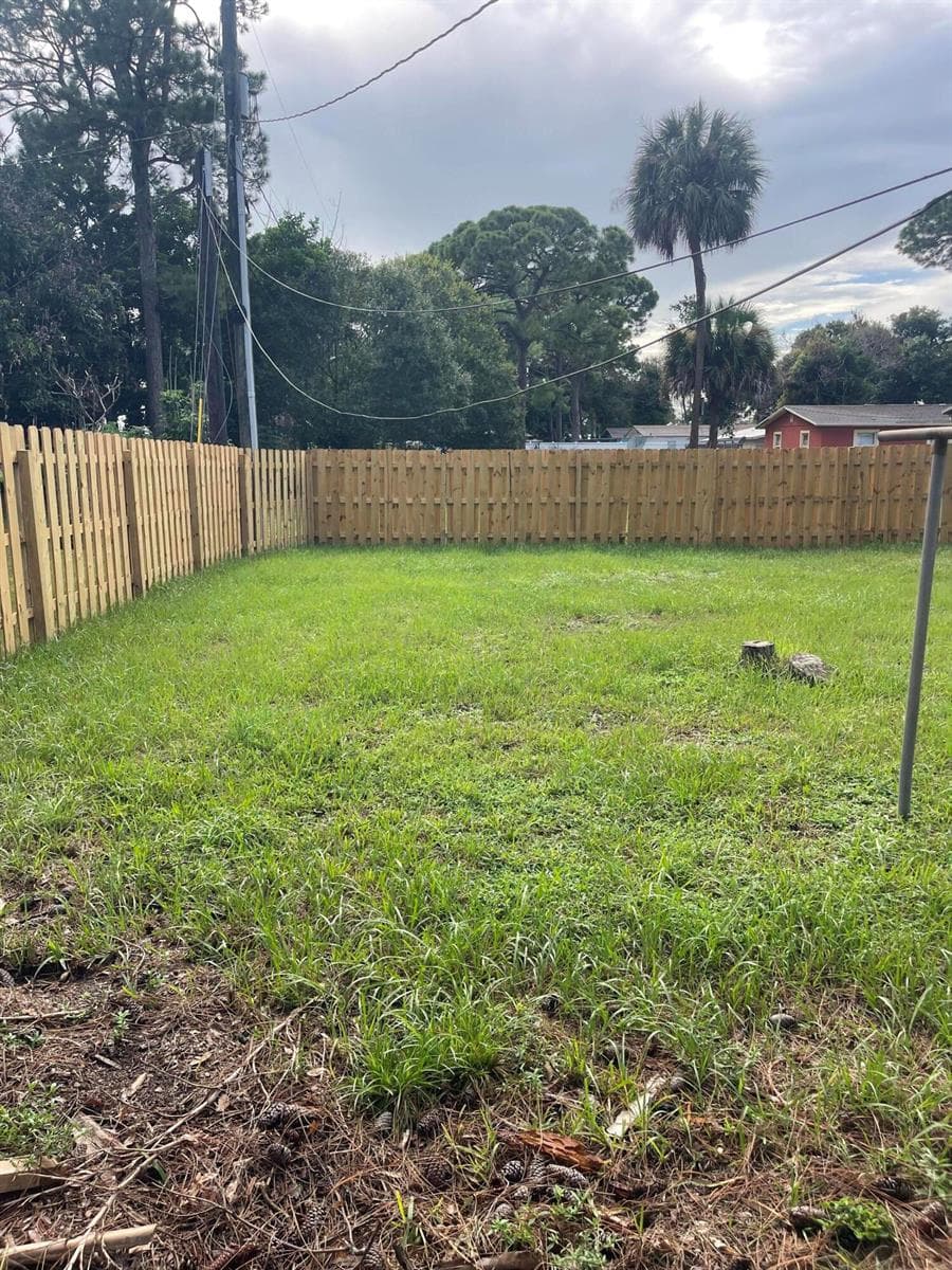 805 N 27TH Street, Fort Pierce FL 34947 photo 3