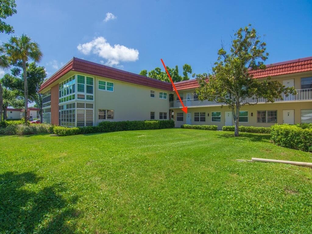 24 Pine Arbor Lane # 103, Vero Beach FL 32962 photo 2