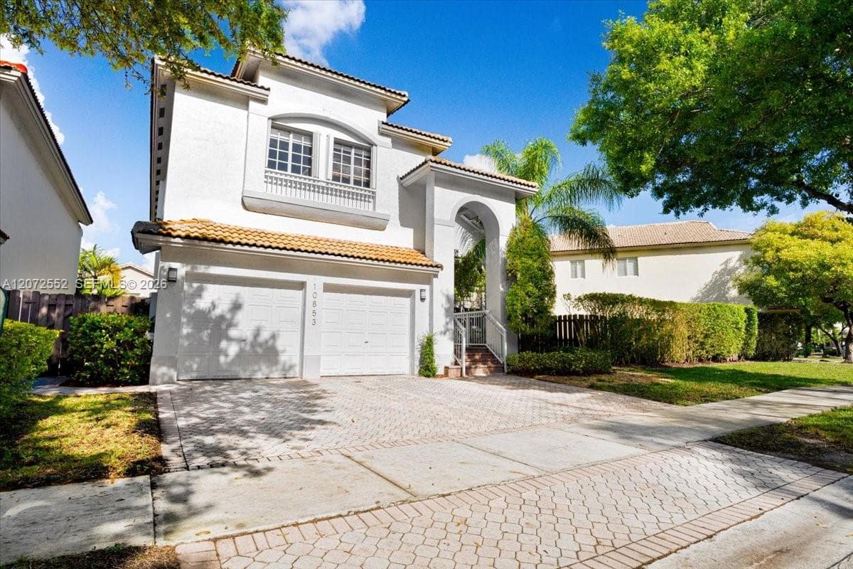 10853 NW 71st St, Doral FL 33178 photo 4