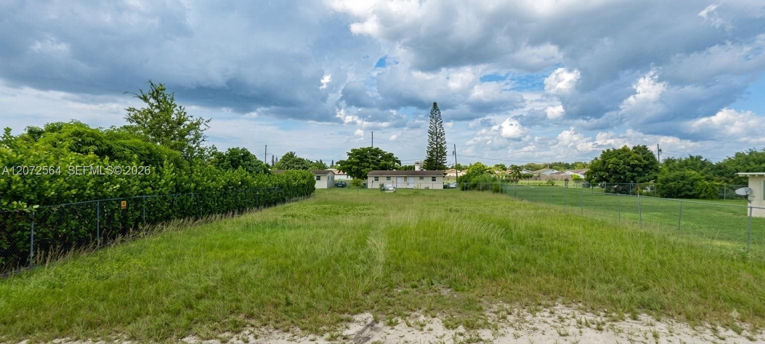 11821 SW 213th St, Miami FL 33177