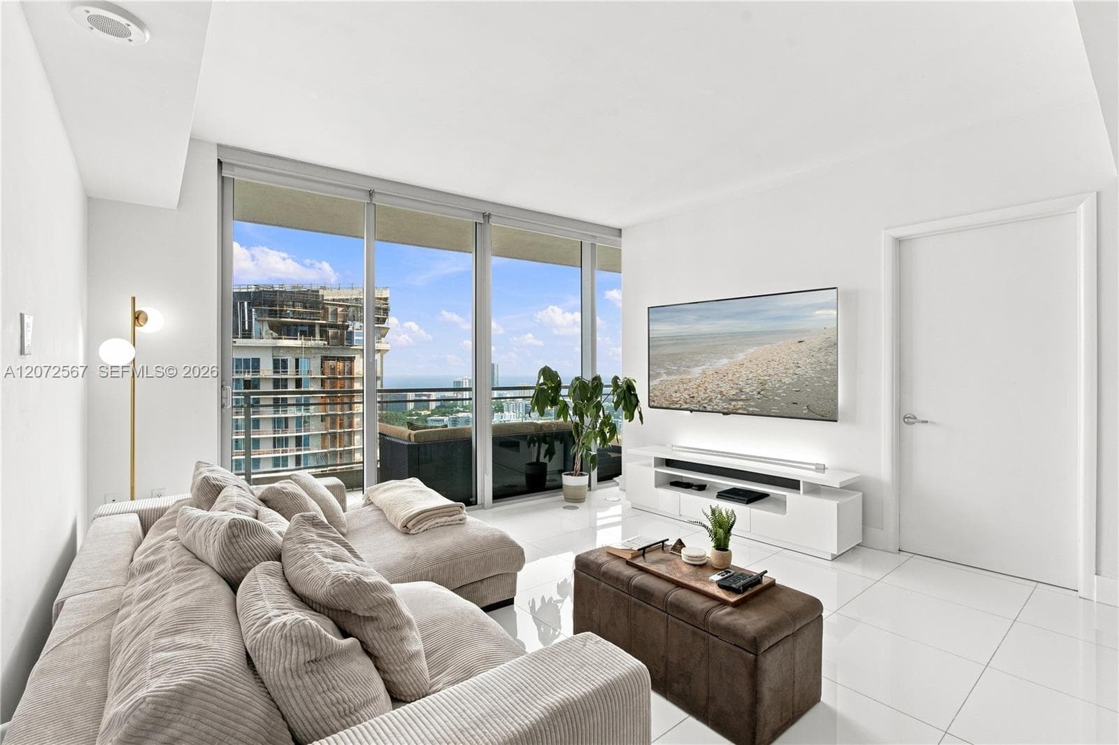 92 SW 3rd St # 4904, Miami FL 33130 photo 3