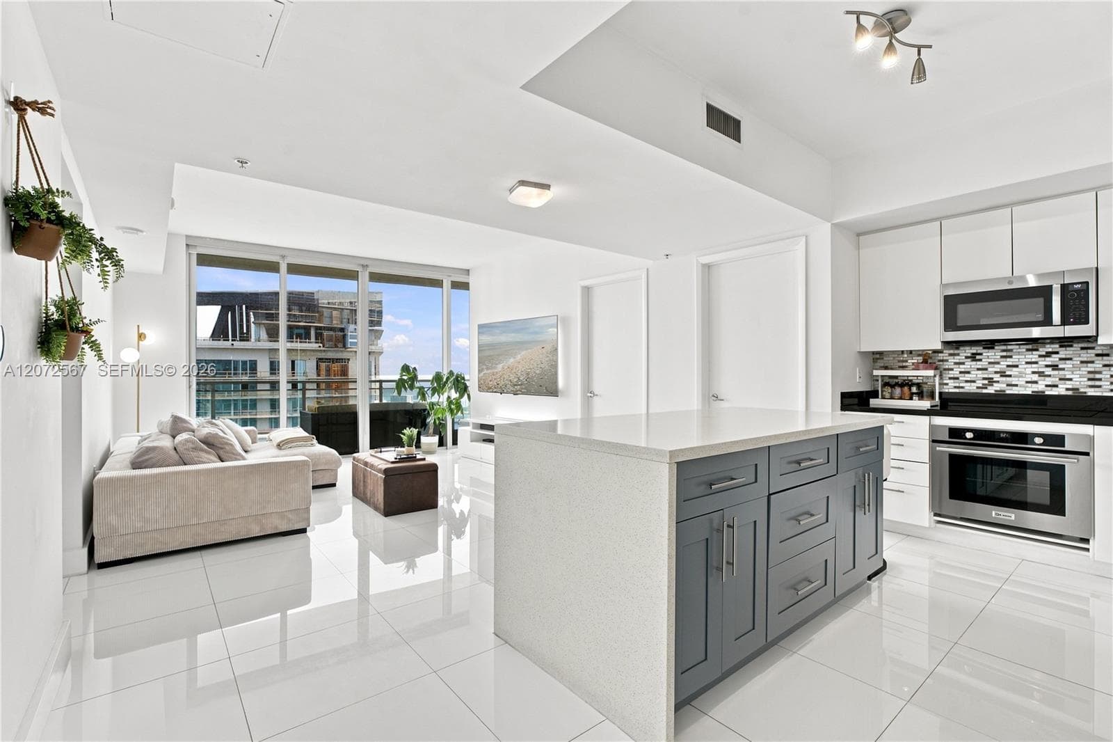 92 SW 3rd St # 4904, Miami FL 33130 photo 4