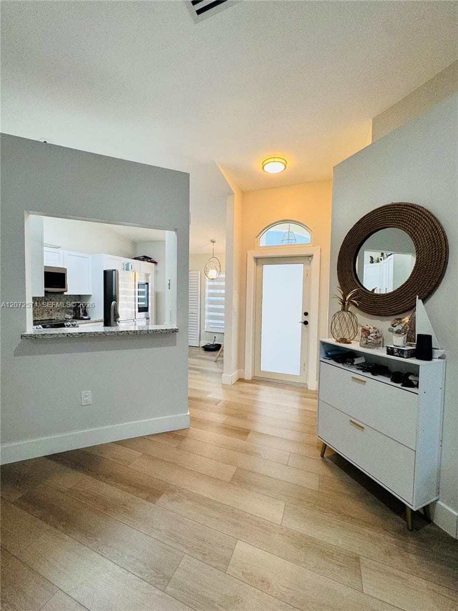 1480 Sweetbay Way, Hollywood FL 33019 photo 5