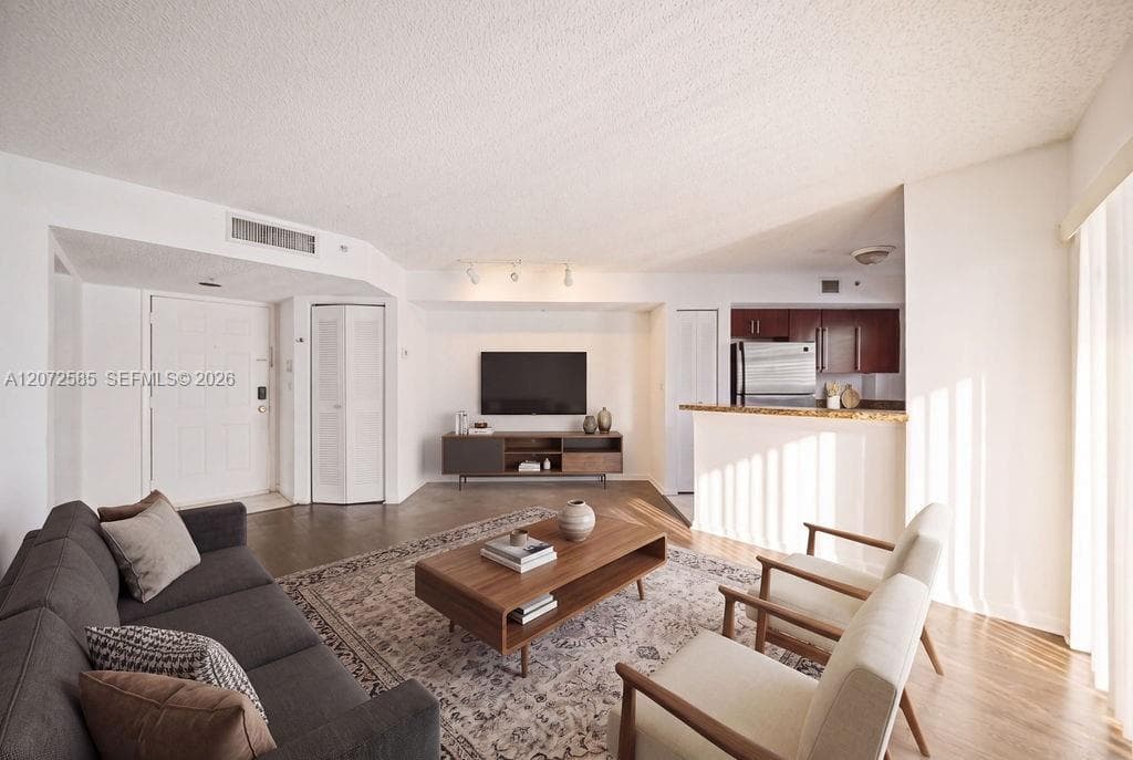771 N Pine Island Rd # 205, Plantation FL 33324