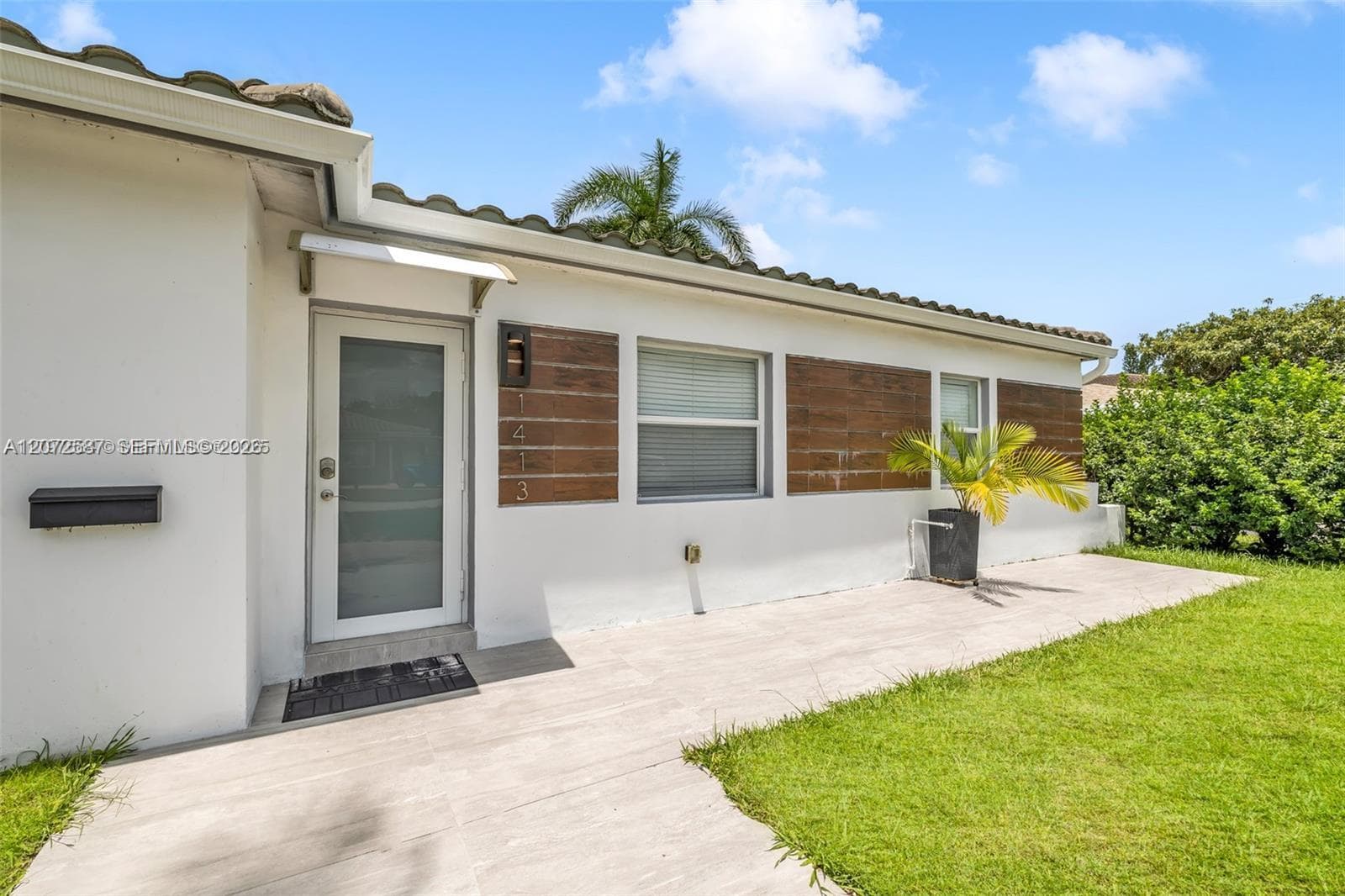 1413 Funston, Hollywood FL 33020 photo 4