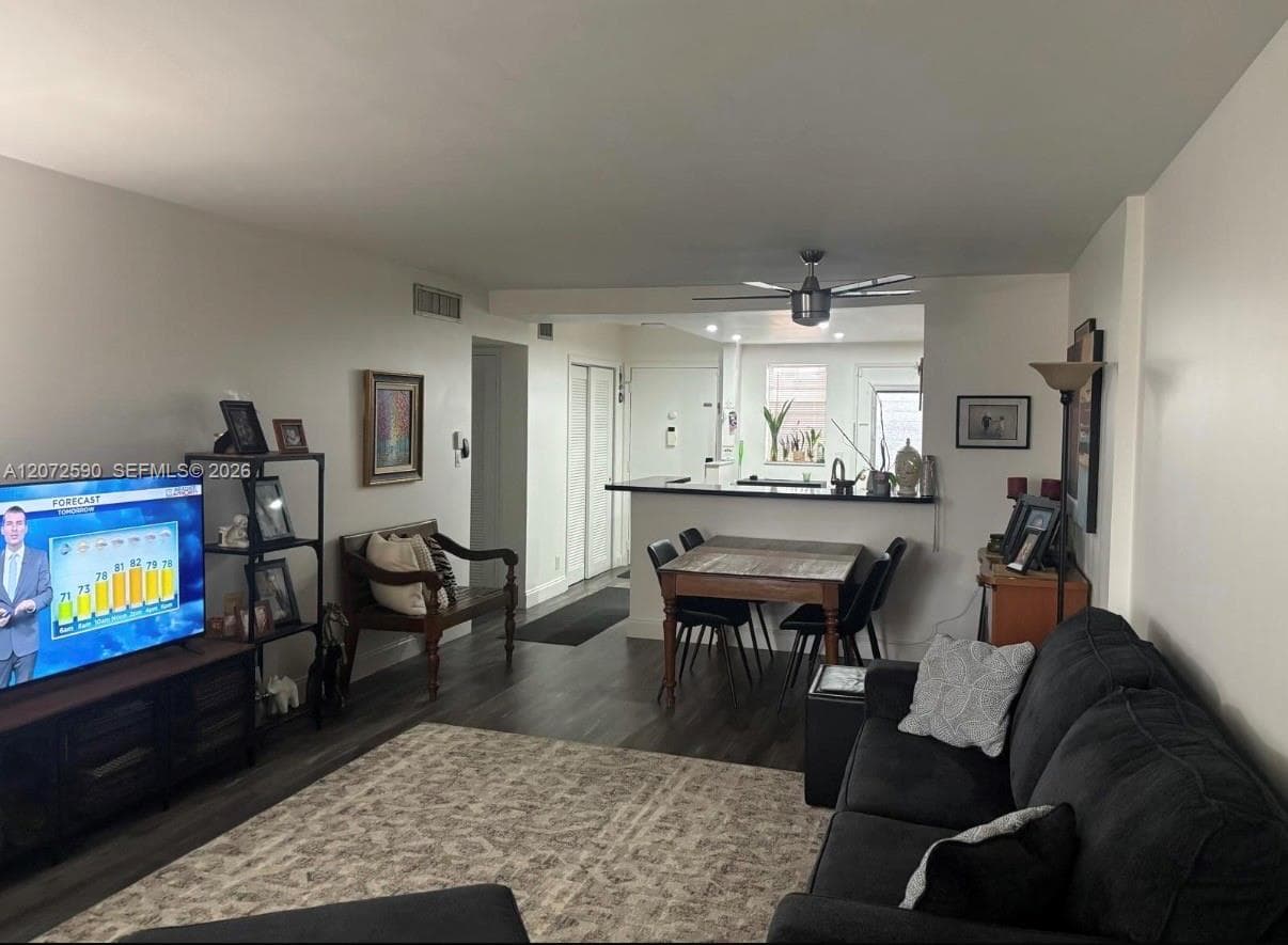 500 NE 12th Ave # 704, Hallandale Beach FL 33009 photo 2