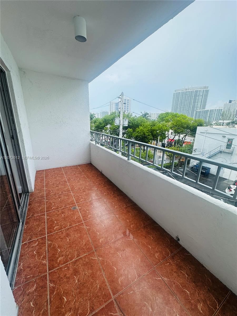 1610 Lenox Ave # 412, Miami Beach FL 33139 photo 4