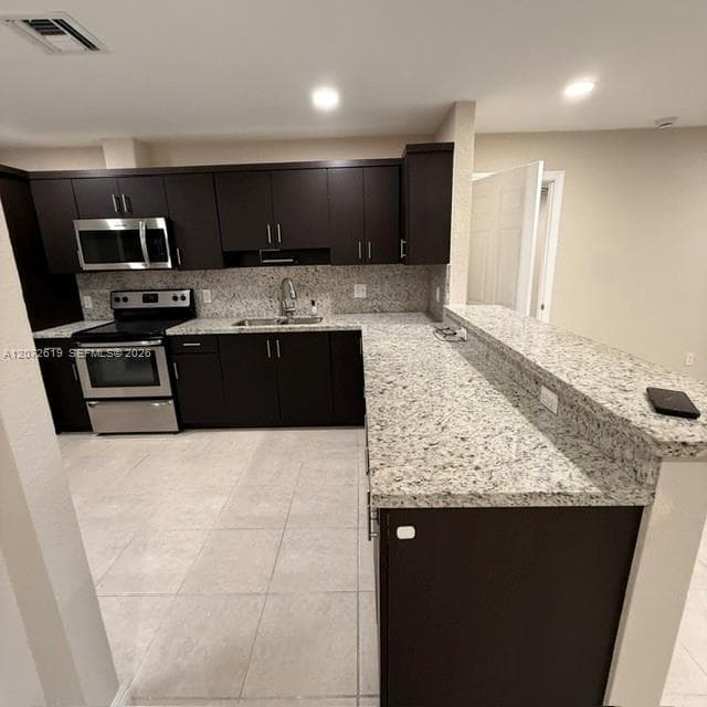 19229 E Lake Dr, Hialeah FL 33015 photo 3