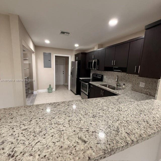 19229 E Lake Dr, Hialeah FL 33015 photo 4
