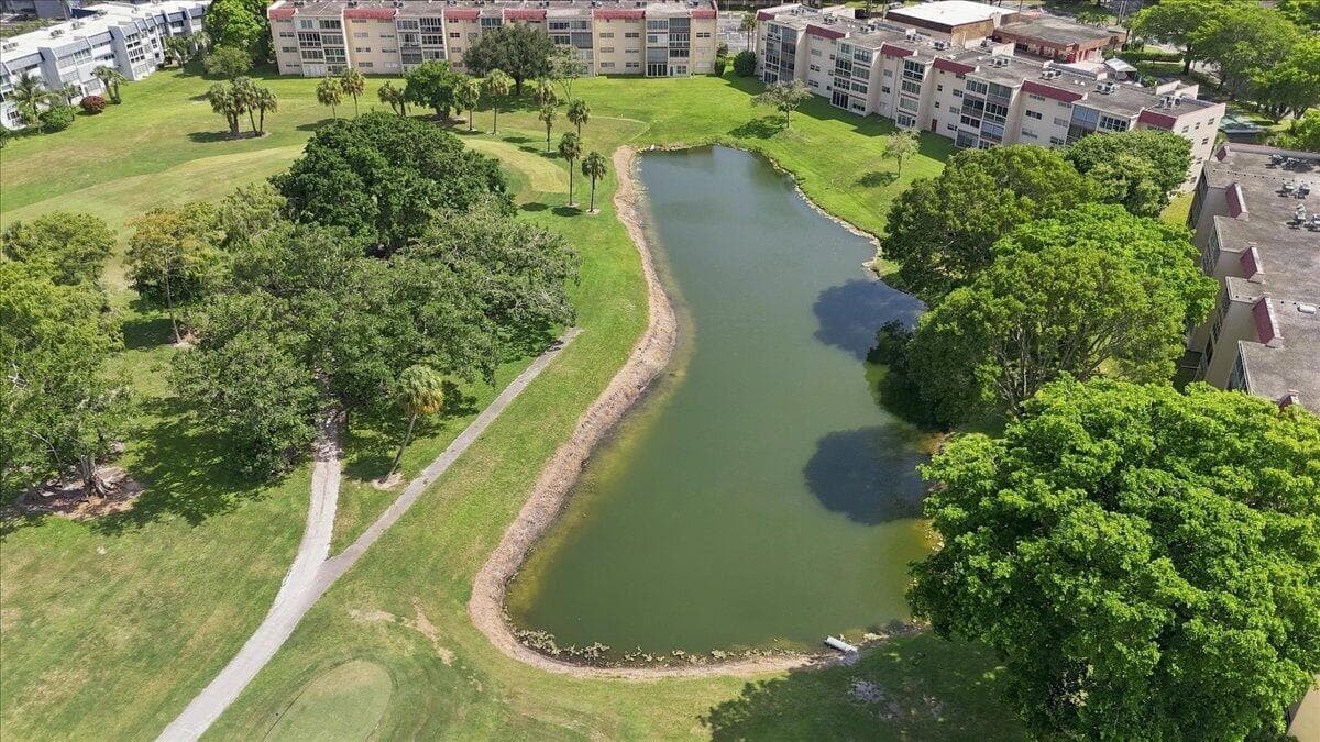1050 COUNTRY CLUB Drive # 306, Margate FL 33063 photo 4