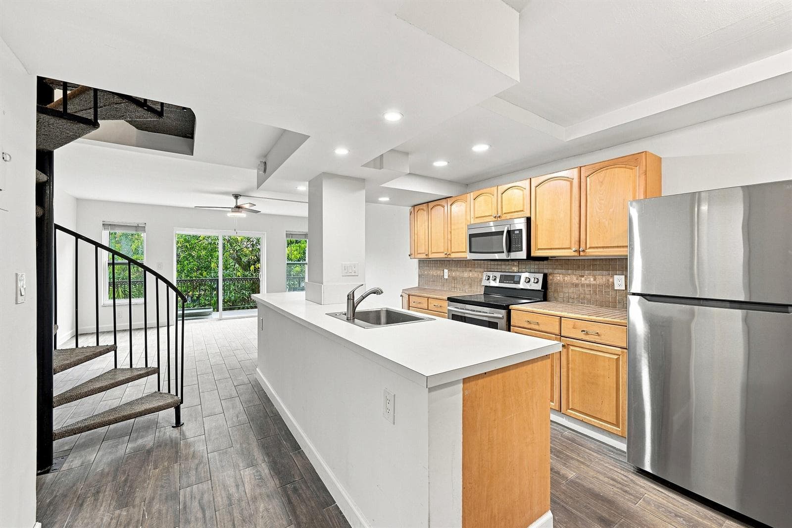 640 TENNIS CLUB Drive # 307, Fort Lauderdale FL 33311