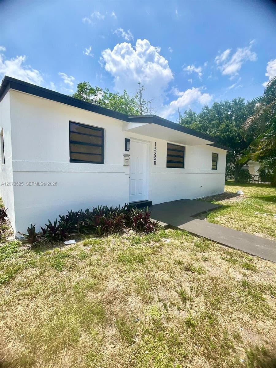 15350 NE 14th Ct, North Miami Beach FL 33162 photo 2