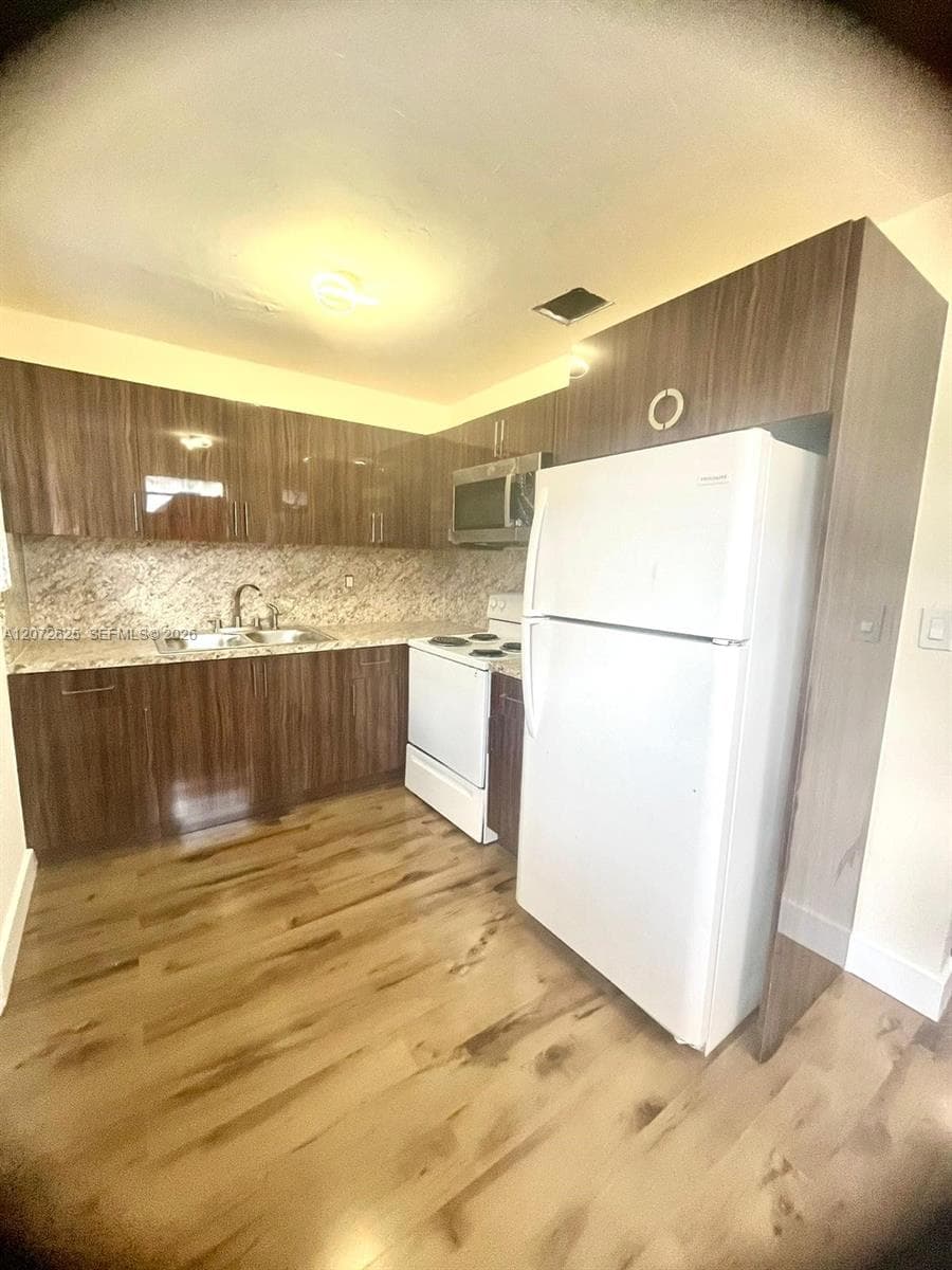 15350 NE 14th Ct, North Miami Beach FL 33162 photo 3