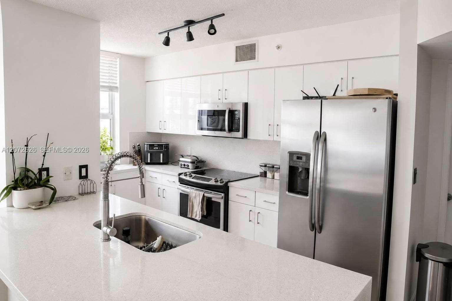 1155 Brickell Bay Dr # 902, Miami FL 33131 photo 4