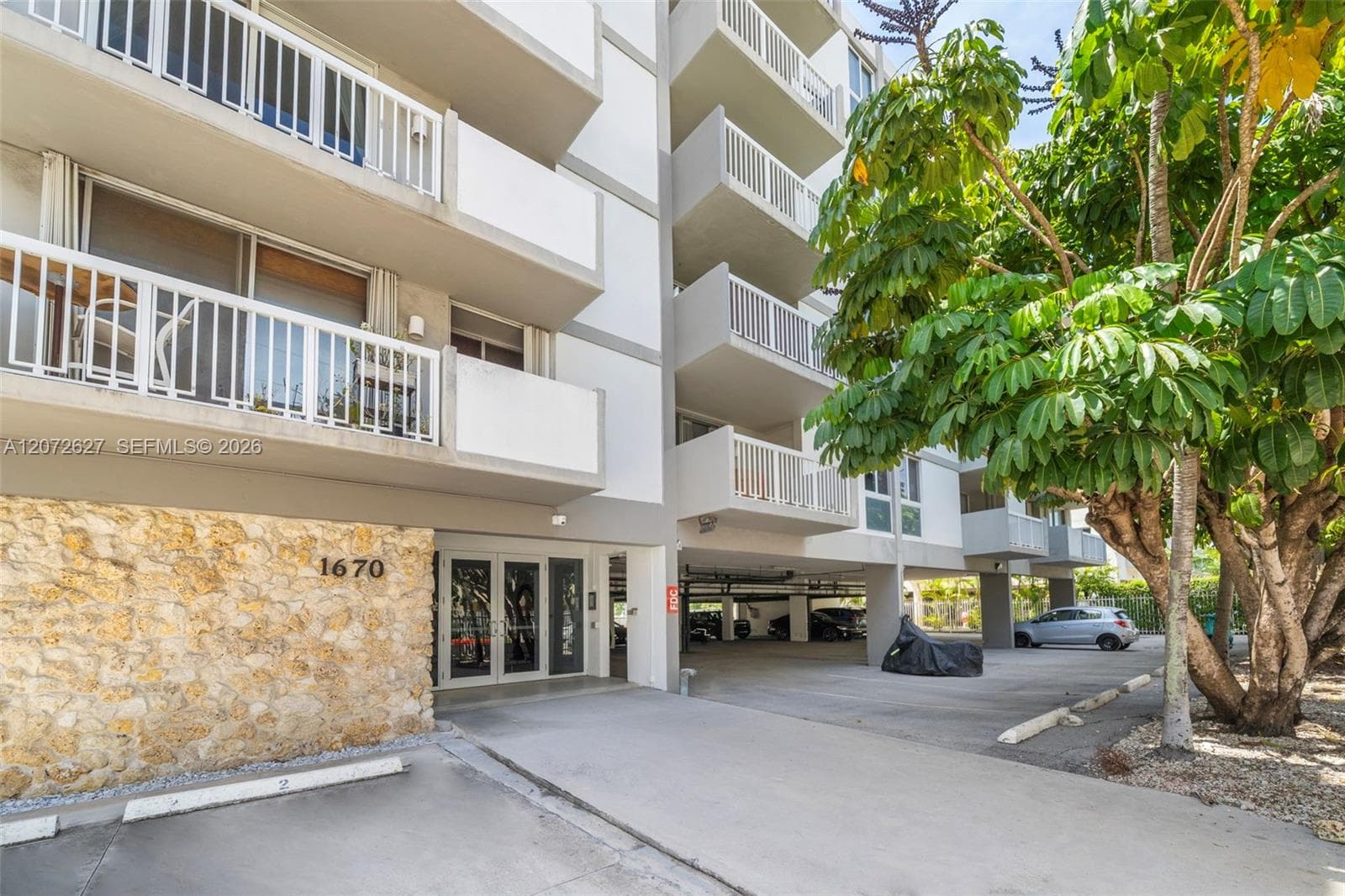 1670 Bay Rd # 4B, Miami Beach FL 33139