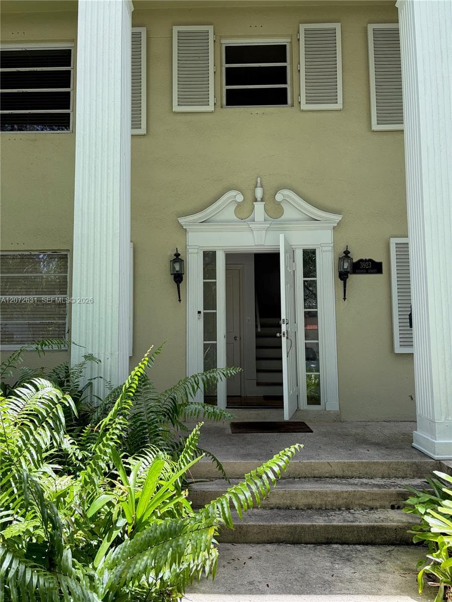 3923 Segovia St, Coral Gables FL 33134 photo 3