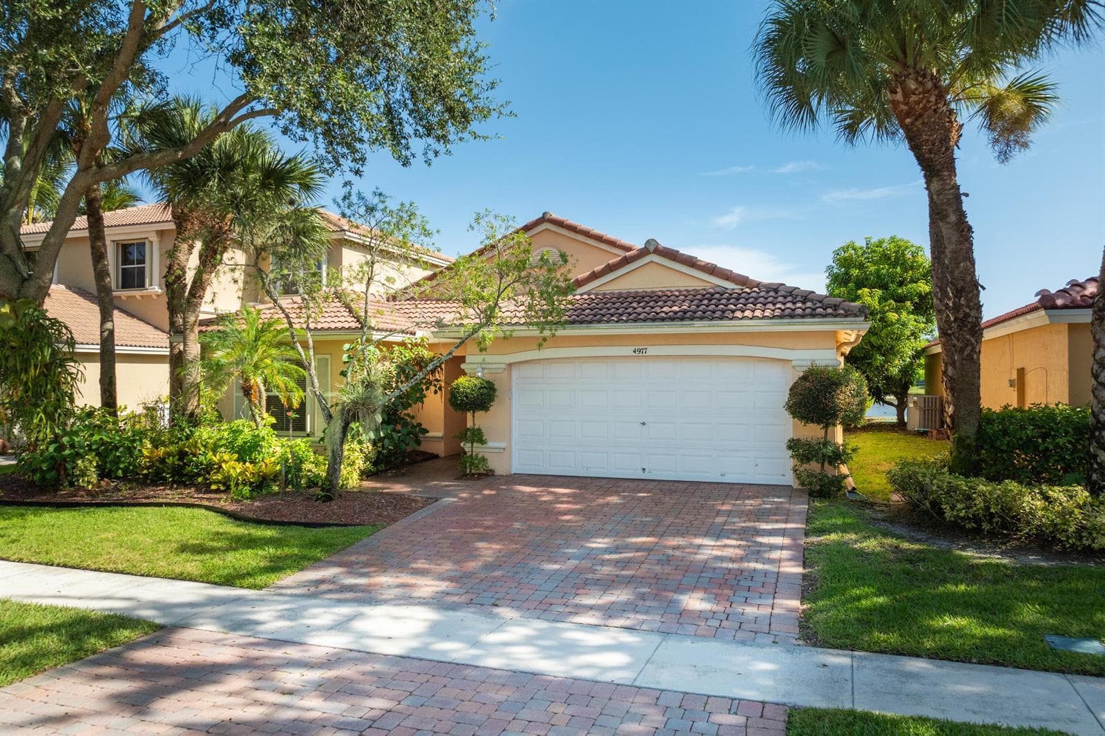 4977 Victoria Circle, West Palm Beach FL 33409 photo 2