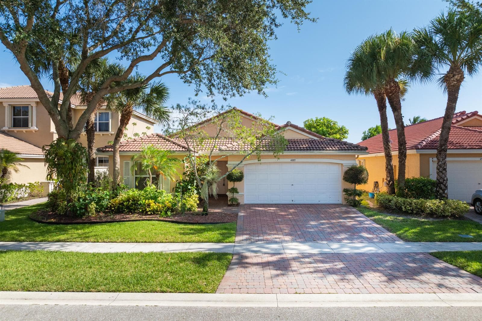 4977 Victoria Circle, West Palm Beach FL 33409