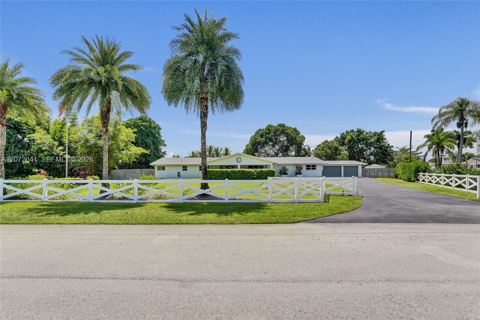 10880 SW 25th St, Davie FL 33324 photo 2