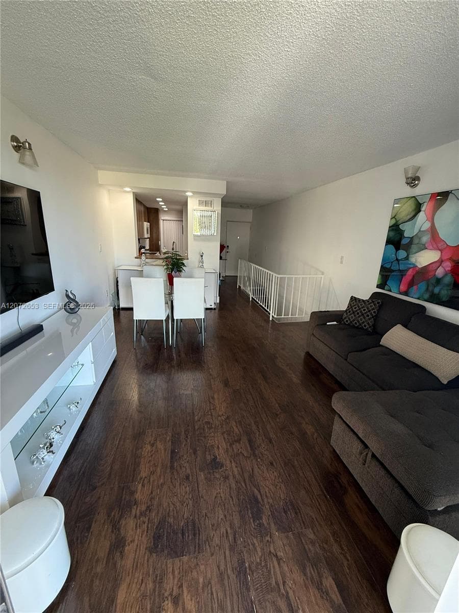 9220 Fontainebleau Blvd # 508, Miami, FL 33172 photo 2