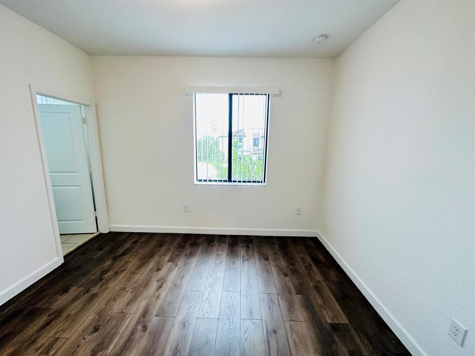346 NE 208TH Terrace, Miami FL 33179 photo 3