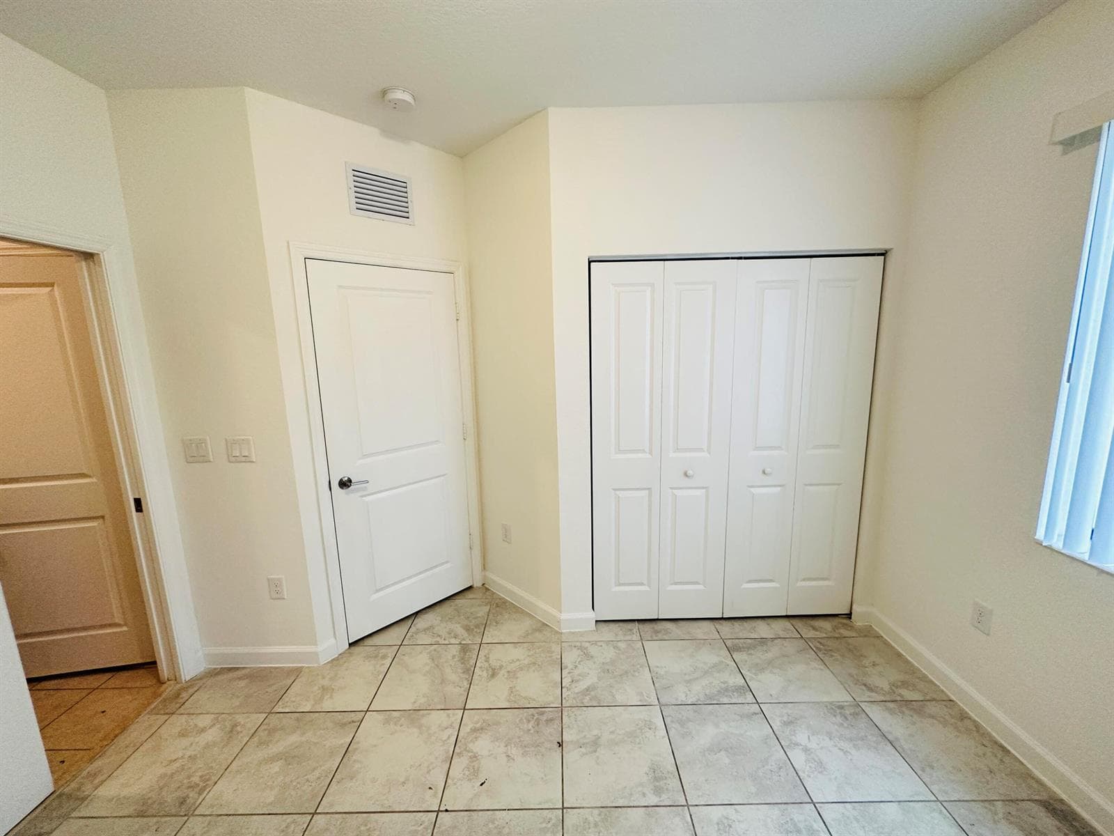 346 NE 208TH Terrace, Miami FL 33179 photo 5