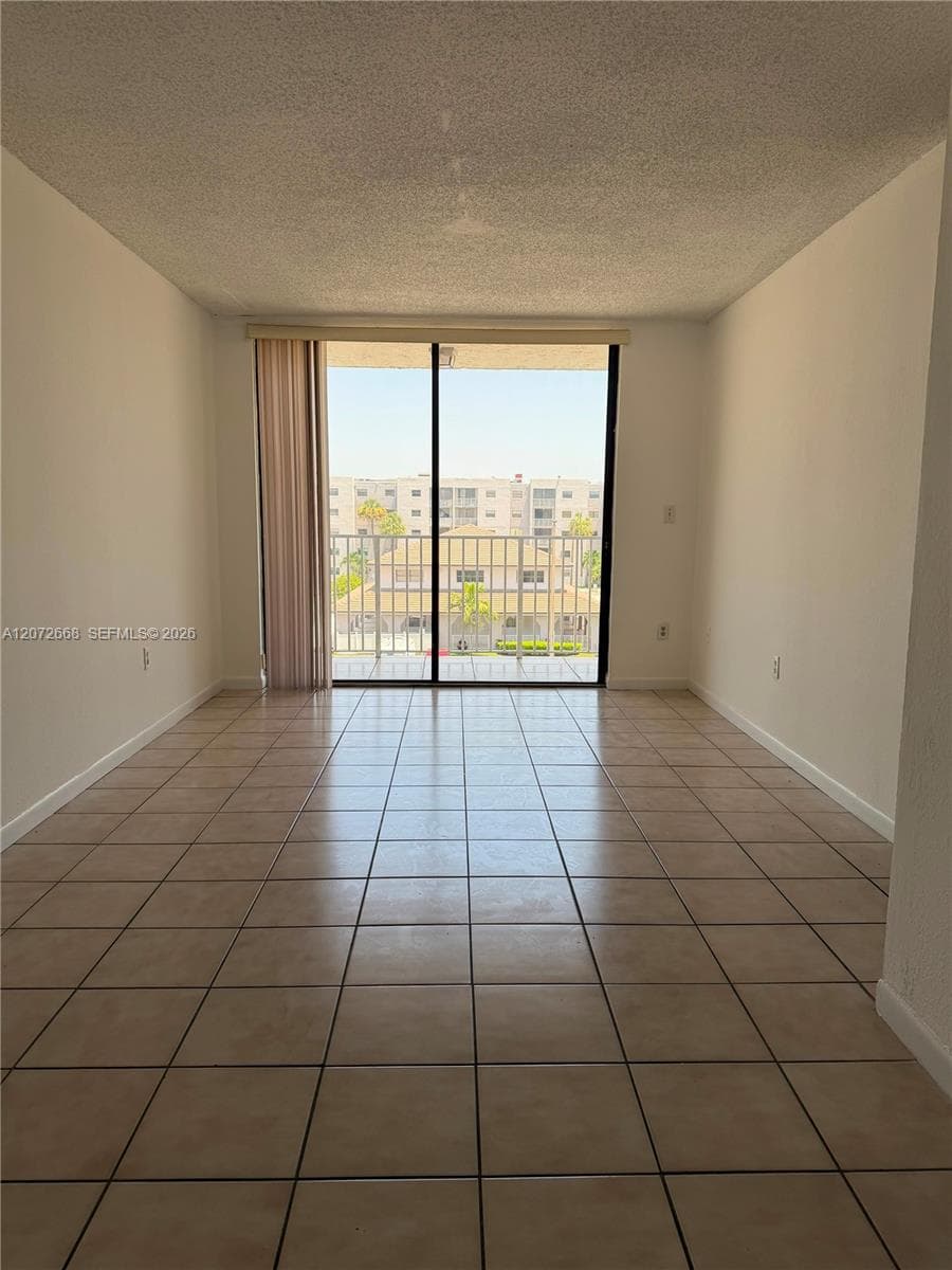 8145 NW 7th St # 406, Miami FL 33126 photo 2