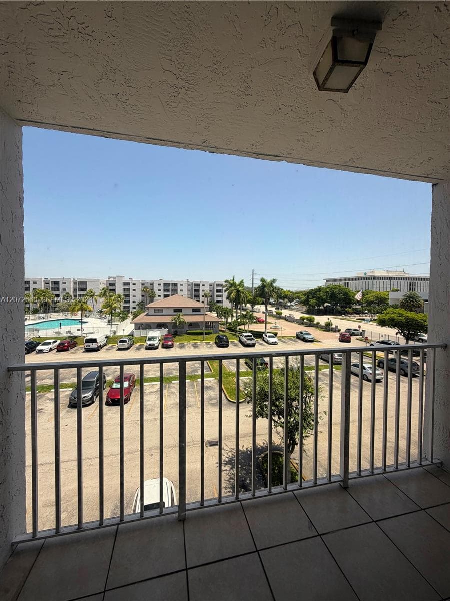 8145 NW 7th St # 406, Miami FL 33126