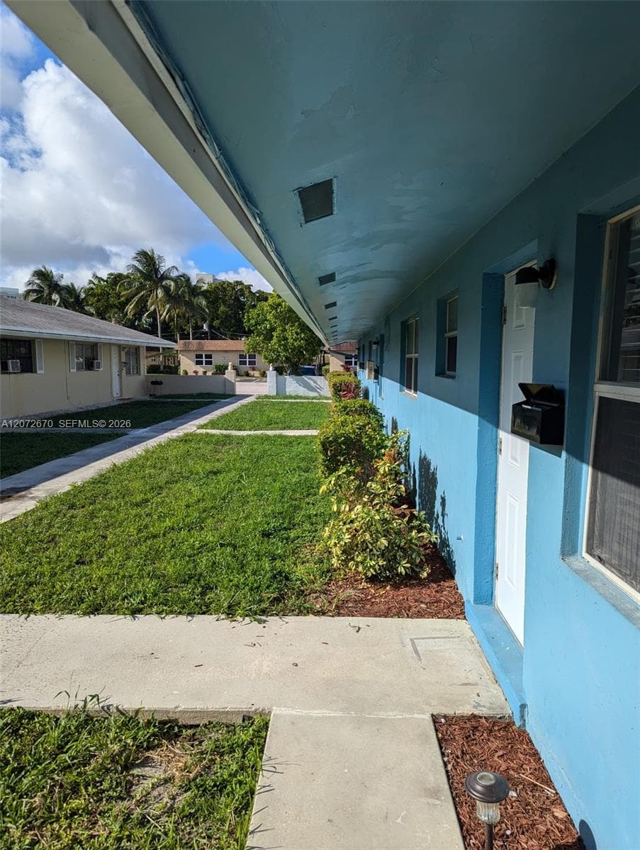 537 SW 2nd Pl # 3, Pompano Beach FL 33060 photo 2