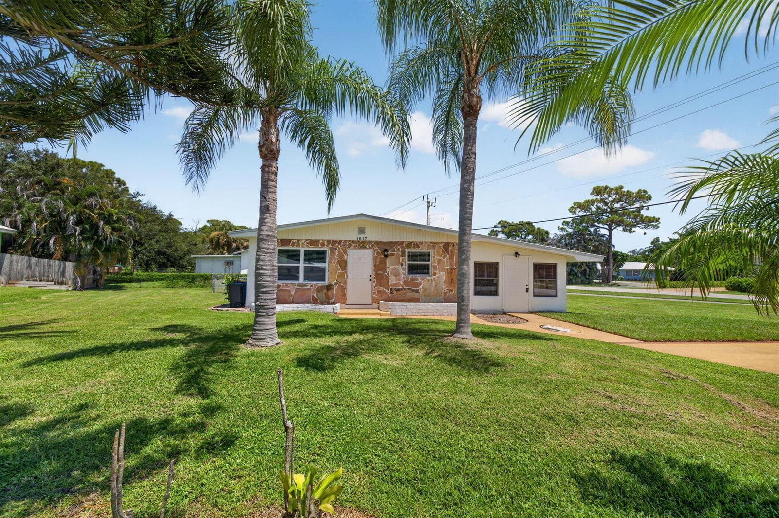 1817 NW AZALEA Street, Stuart FL 34994 photo 2