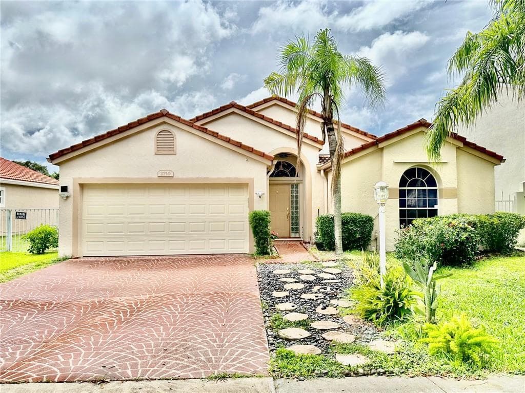 2710 BOGOTA Avenue, Cooper City FL 33026 photo 2