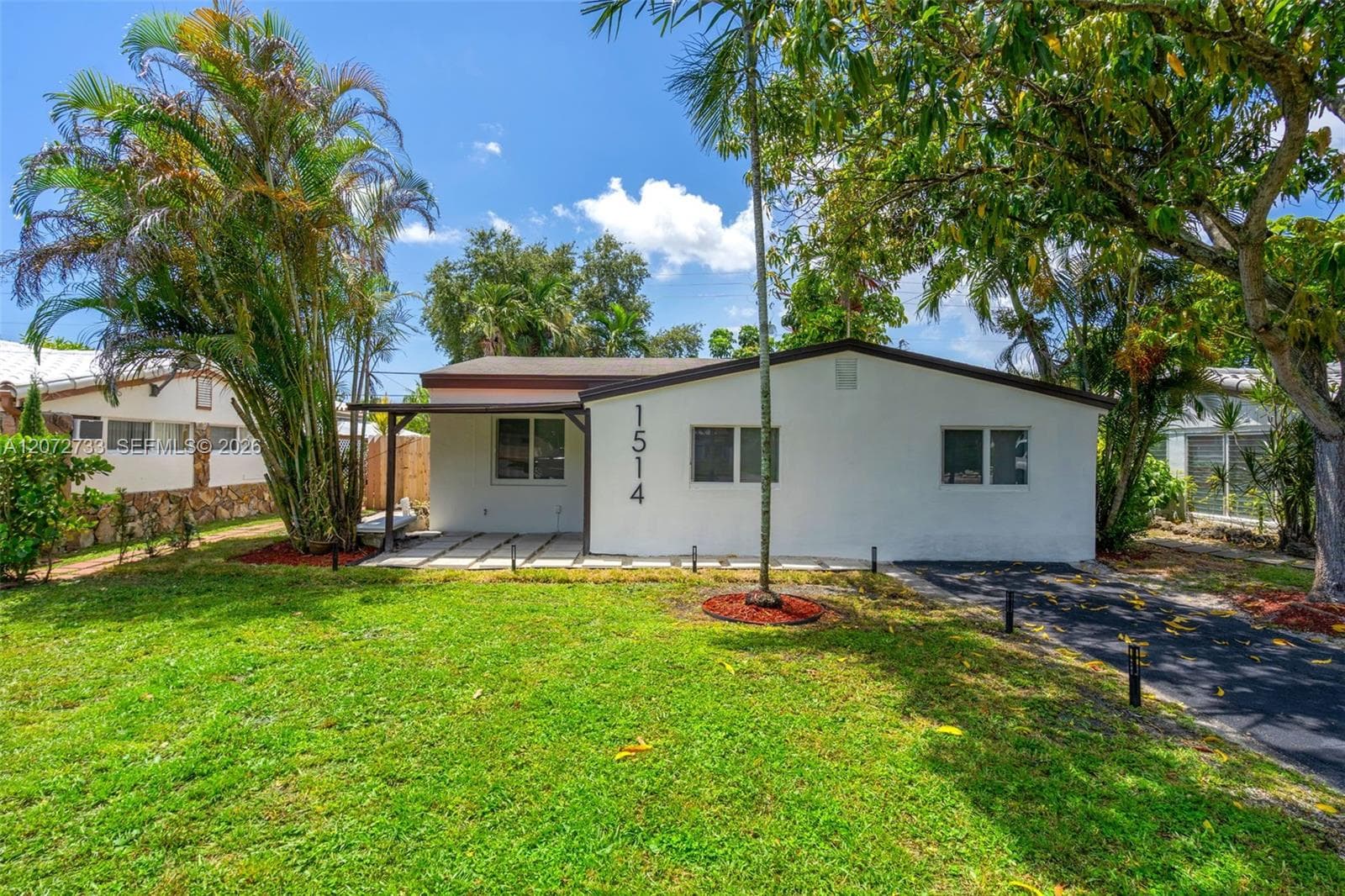 1514 NE 176th St, North Miami Beach FL 33162
