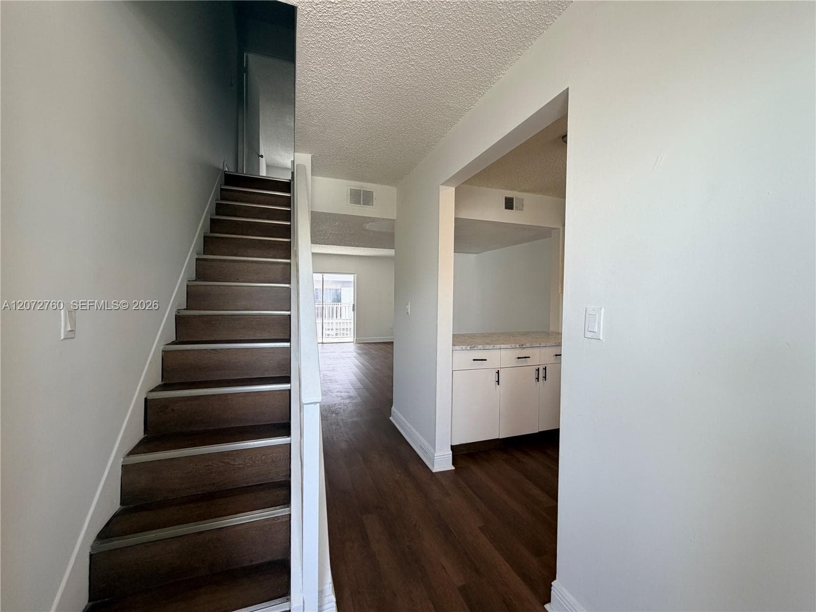 2710 W 76th St # 206, Hialeah FL 33016