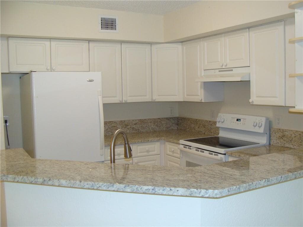 4245 S 57TH Avenue # 104W, FL 33463 photo 2
