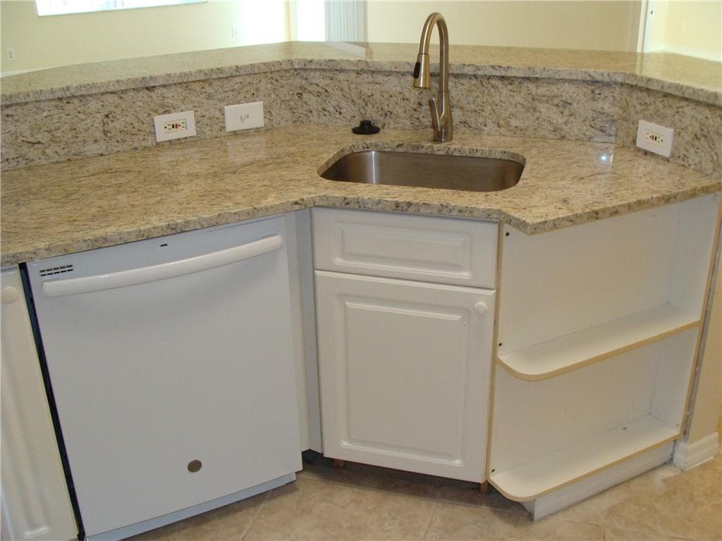 4245 S 57TH Avenue # 104W, FL 33463 photo 5