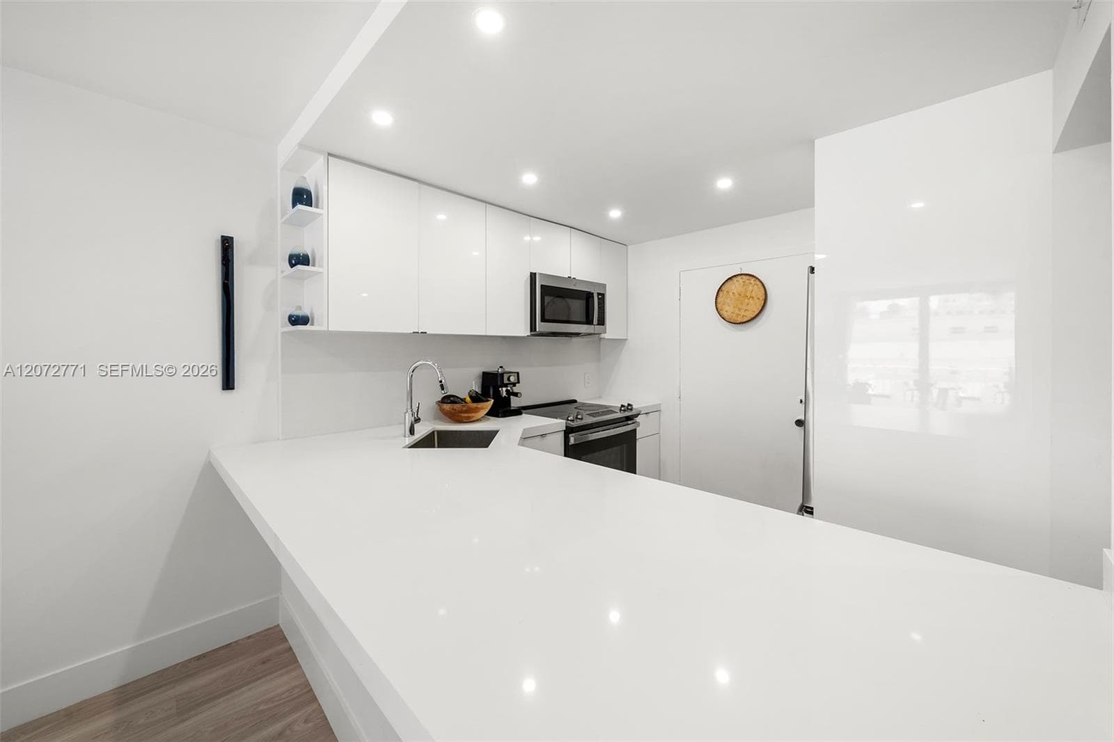 345 Ocean Dr # 610, Miami Beach FL 33139 photo 5