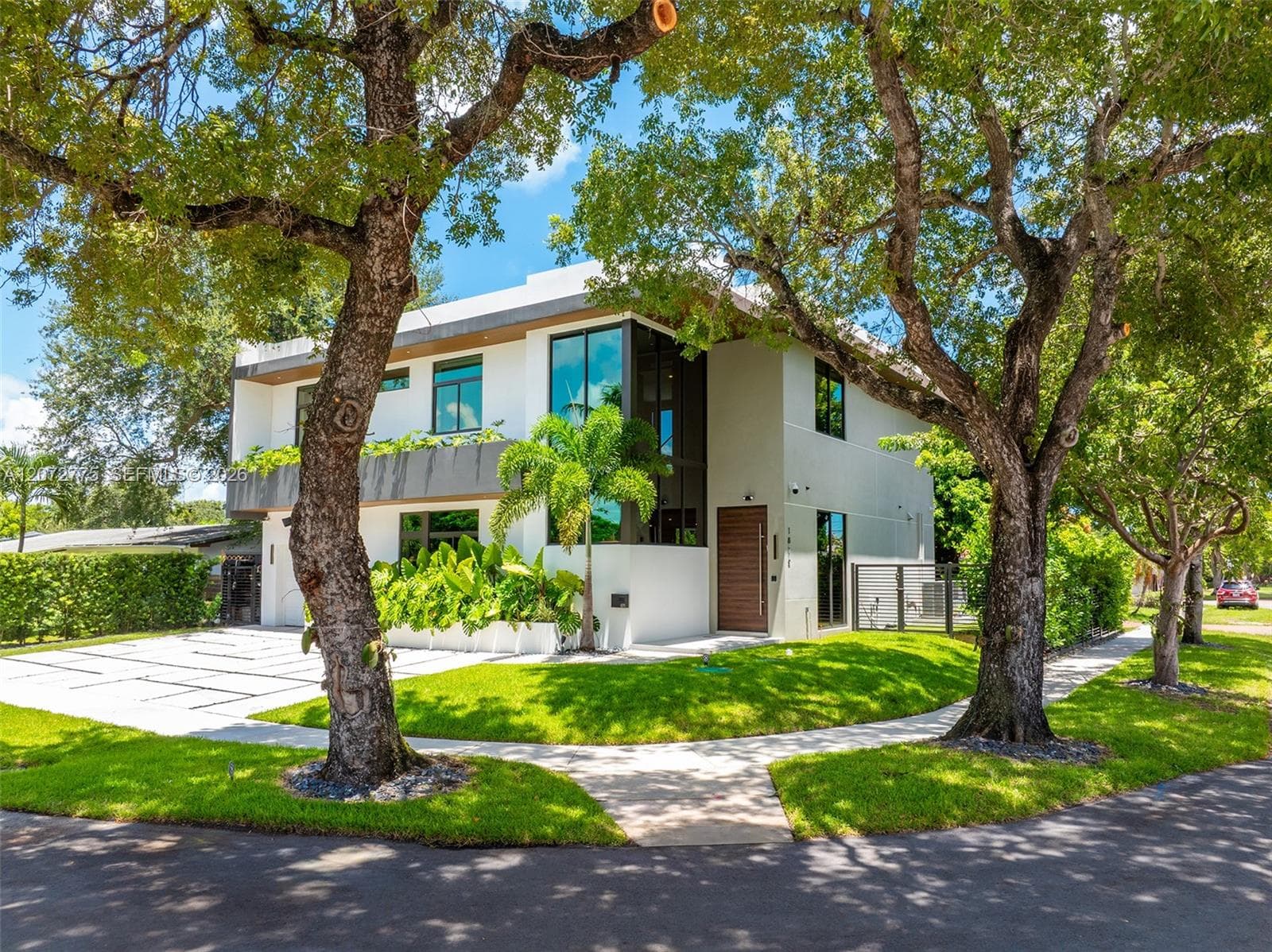 1875 NE 193rd St, Miami FL 33179