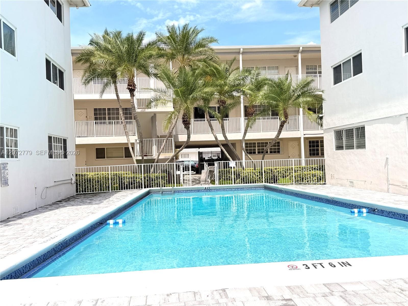 462 Golden Isles Dr # 305, Hallandale Beach FL 33009