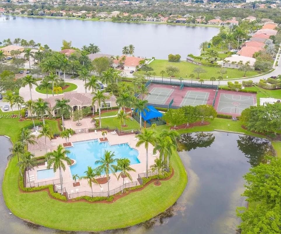 18724 SW 16th St, Pembroke Pines FL 33029 photo 4