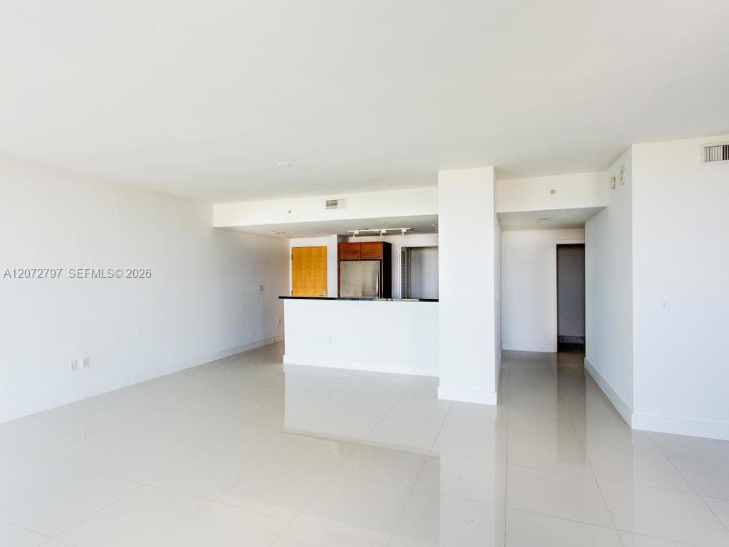 244 Biscayne Blvd # 2402, Miami FL 33132 photo 2