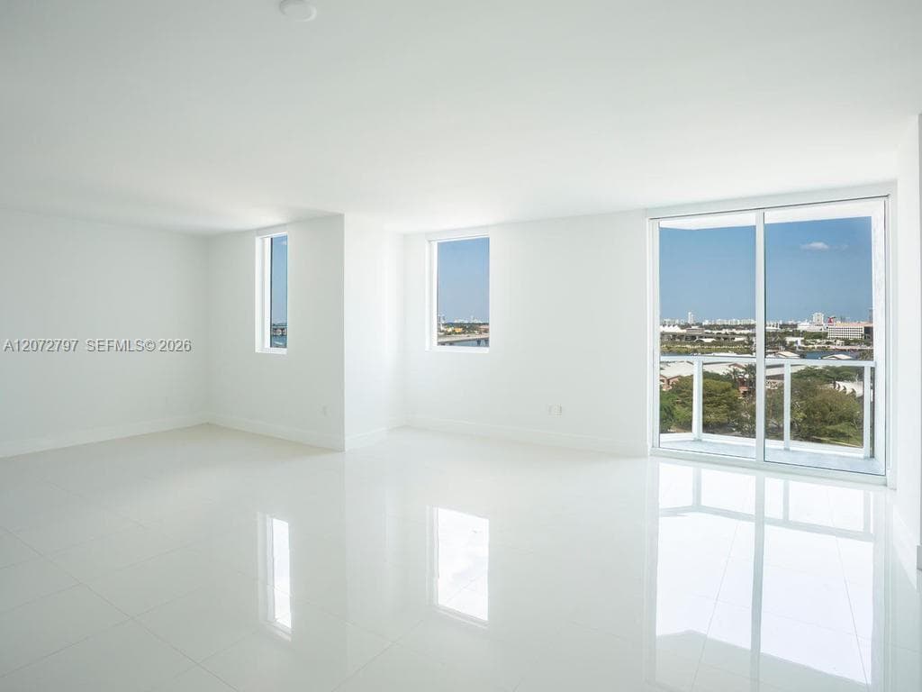 244 Biscayne Blvd # 2402, Miami FL 33132 photo 3